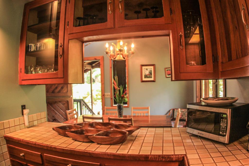 Volcano Village Lodge Bilik gambar